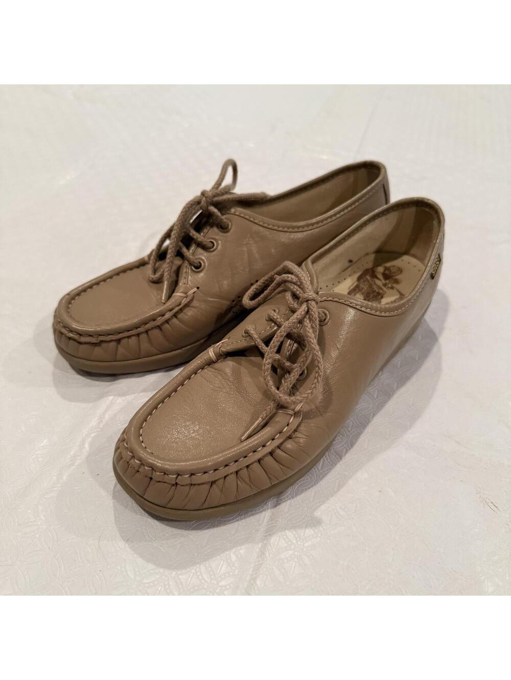 SAS Women's Beige Leather Moccasin Shoes with Lace-Up